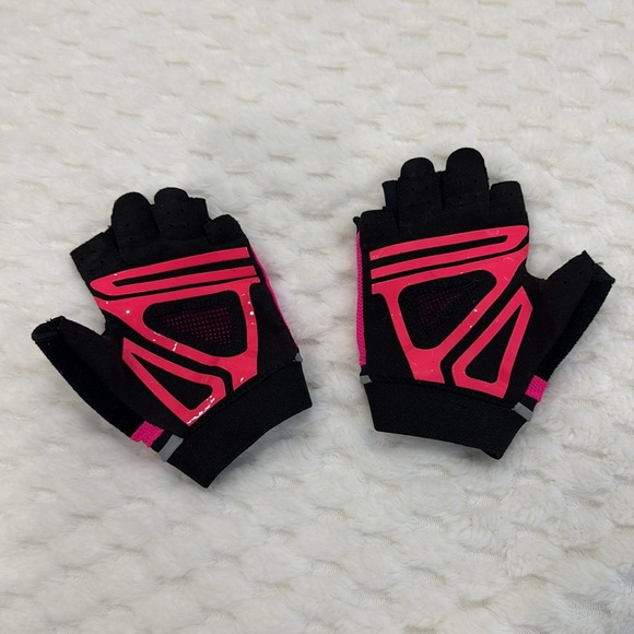 Under Armour Training Gloves-Authentic-EUC - Picture 2 of 6